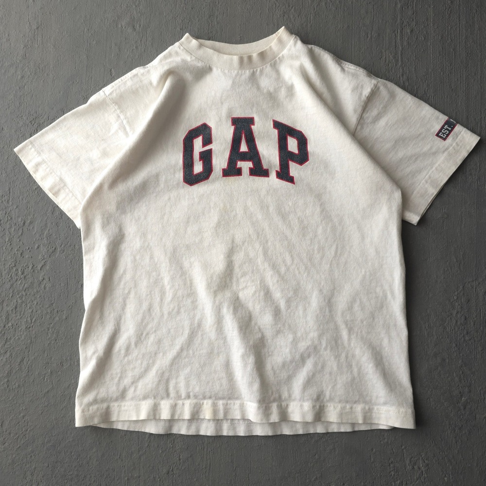 Vintage 2000s GAP White T-shirt Medium Spellout Logo